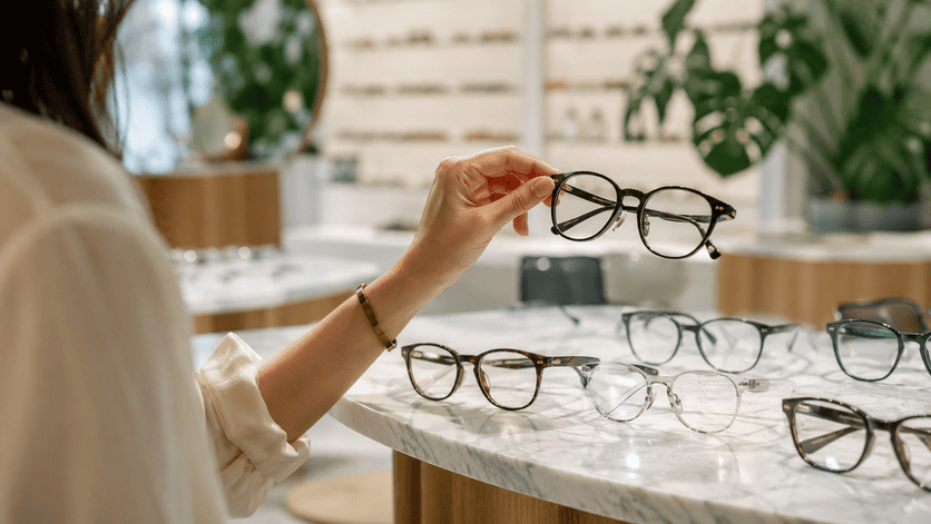 choosing-progressive-lens-frame-optical-shop-display